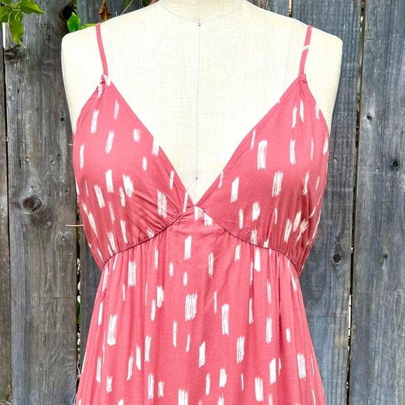 ❤️HP! Mauve Cream Printed Tiered Maxi Dress - Picture 9 of 11